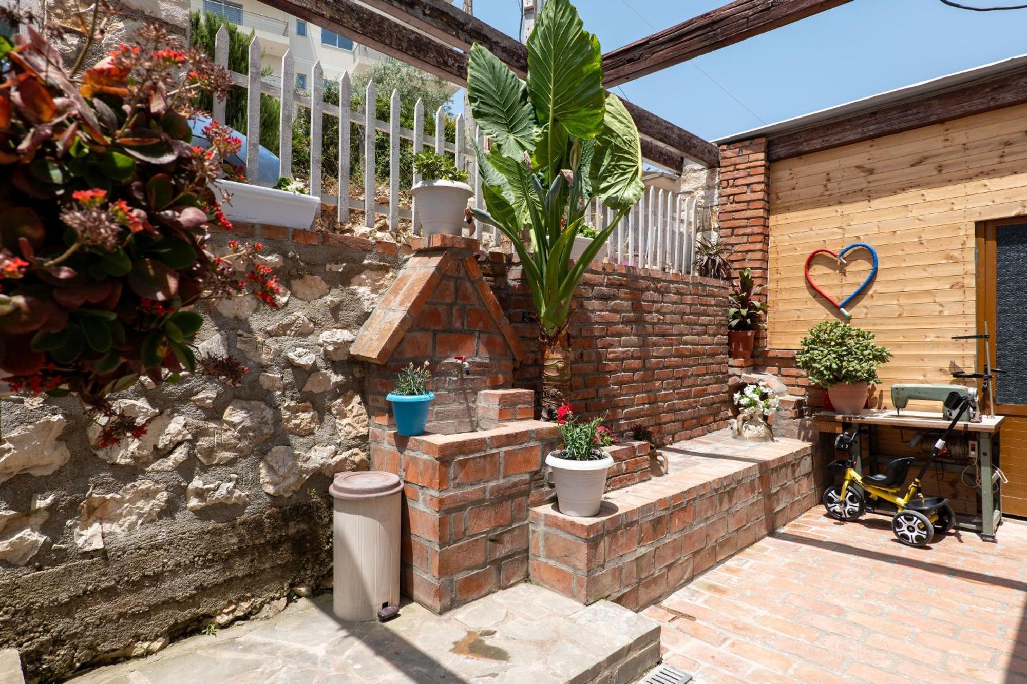 Denis Apartments Sarande Exterior photo